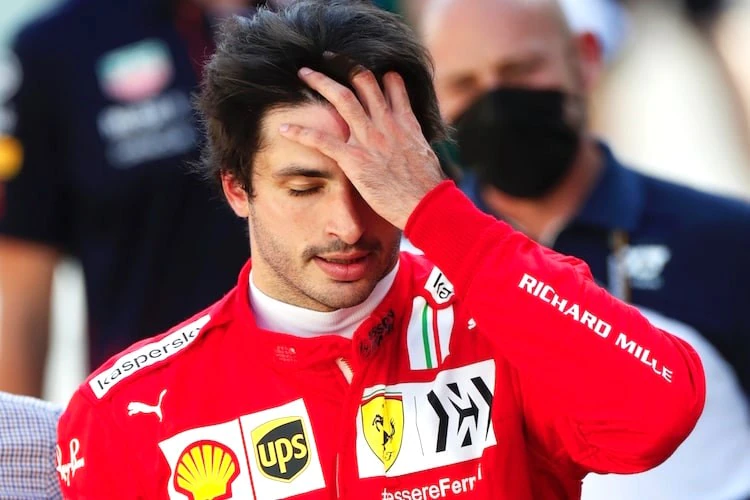 Carlos Sainz: 

Söylenecek çok şey yok. İlk virajda Max ile mücadele ederken Mercedes yan tarafıma çarptı ve her şey orada bitti. 
Enteresan bir yarış olabilirdi ancak Meksika'ya odaklanmayı tercih ederim. Bu sezon bizi pek rahat bırakmıyor ancak mücadeleye devam edeceğiz. 

#f1