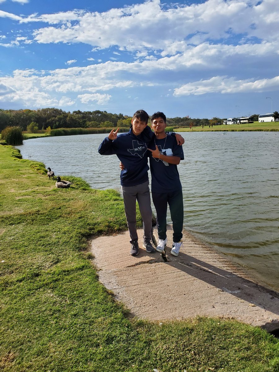 Lobos_XC's tweet photo. Lubbock Bound! @RTMVHS @GeoffreyKimble1 @MVHS_LoboAP https://t.co/yIyVtvxGdc