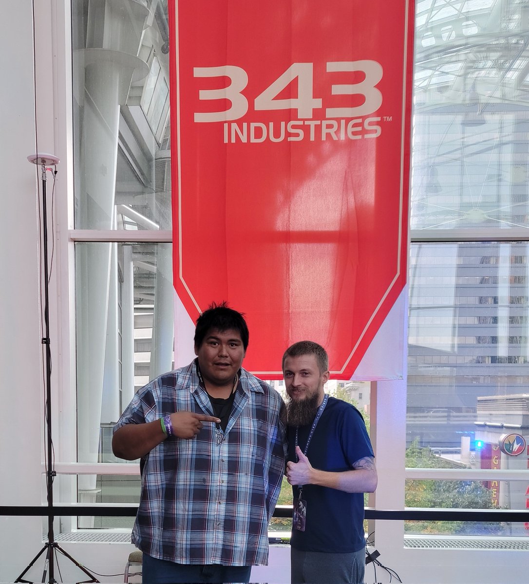 We met in Raleigh in the passion pit, we met randomly again in Seattle's stadium. This is what we live for. Halo pride, Halo passion, Halo love! Always a pleasure <a href="/_DrDive/">DrDive</a>