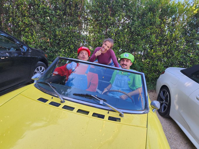 Celebrity sighting in Silverlake today🎮🏎 https://t.co/hRWT0WwnHv