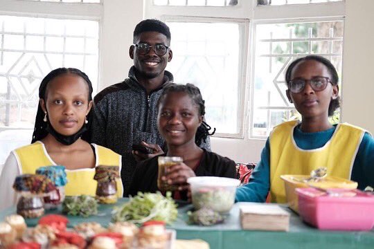 Happy_Farmers's tweet photo. Give Yourself the Gift of Health
Chia seed puddings made with organic Rwandan chia seeds, coconut & soya milk, and packed with delicious nuts and fruits.
Order yours
#goodhealthyfood #wellbeing #orange #banana #passionfruits #pineapple #chocolate #reusablejars #buylocalforlocal https://t.co/rW3elwP3NV
