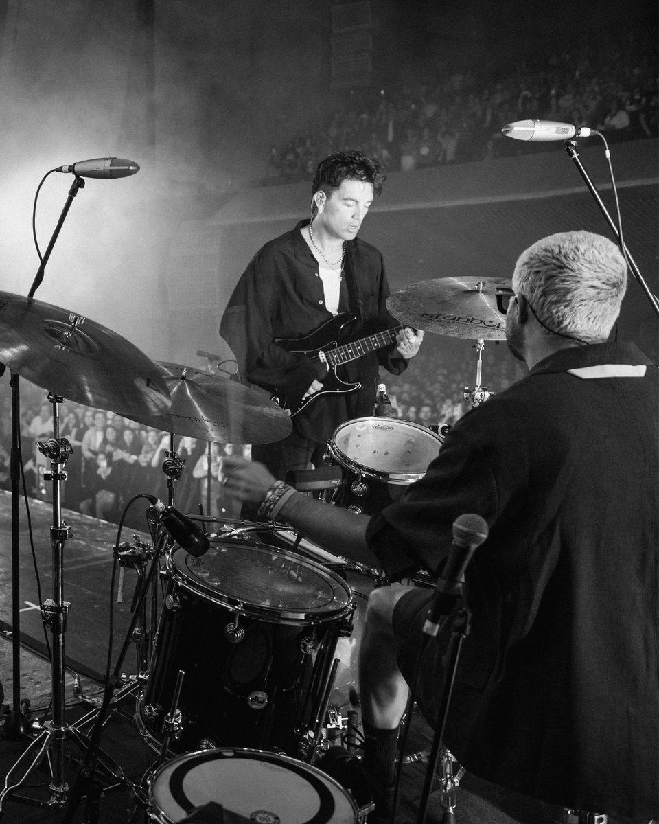 thisisLANY's tweet image. night uno was the loudest lany show ever… got a feeling night dos might even be more loco