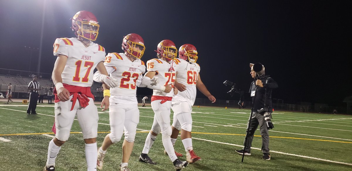 PremierPrepsNMP's tweet photo. A great week of prep highlights awaits on tonight's @49ersSacHi Sports! League title showdowns in 🏈🏐🤽‍♀️🤽‍♂️  you don't wanna miss it!

7 &amp; 11 pm on NBC Sports California. 

PS: If you're tagged in the comments, you probably made the show! Stay tuned! https://t.co/VSZX2wlEqV