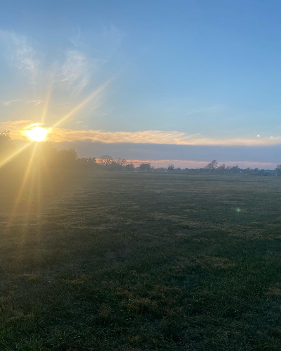 katiefil23's tweet photo. Sunday evening stroll! #beautifulfallday ๐๐ https://t.co/4M4QdGzAUy