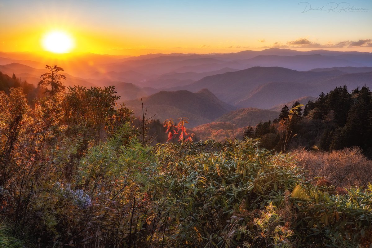 davidr_robinson's tweet photo. Sunset near Waterrock Knob on the Blue Ridge Parkway in North Carolina.
#blueridgeparkway #outdoors #nature #discovertheforest #mountains #sunsrt #northcarolina #sony #a6600 #sonyalpha #bealpha #sonya6600 #withmytamron https://t.co/aSShNzx538