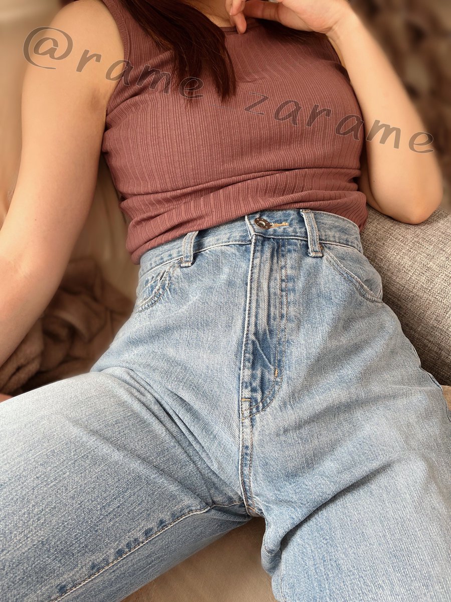 おはよう🐥　
今日はこんなデニム👖で出勤してる