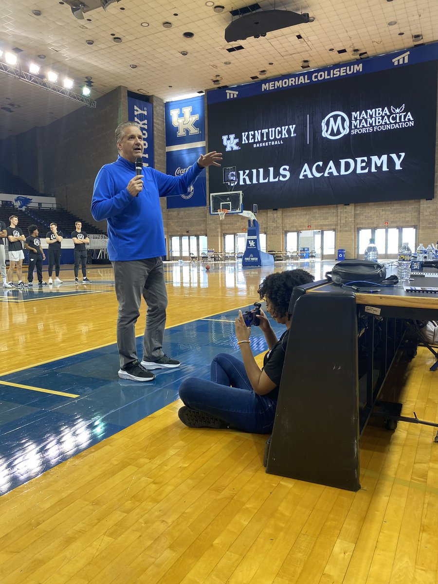 SoFlossieWrites's tweet photo. What a fun day at @UKCoachCalipari Women’s Clinic! Grateful to have spent time with the lovely ladies of #BBN! 🏀 https://t.co/YtqfA0sLuE