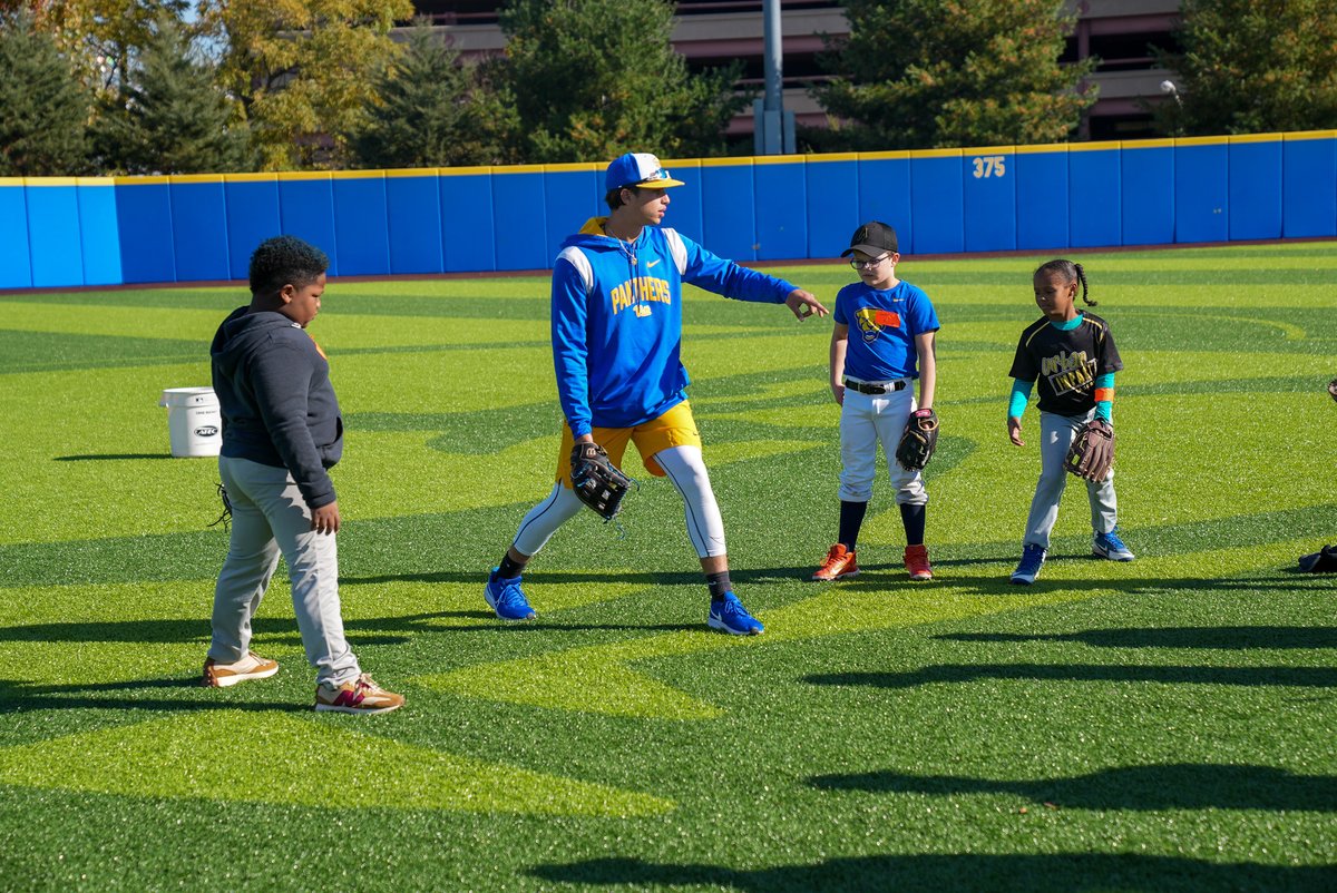 Pitt_BASE's tweet image. We had a great time hosting our friends from Pittsburgh Urban Impact and Christian Sports International for a youth baseball clinic this morning at Charles Cost Field!

#H2P