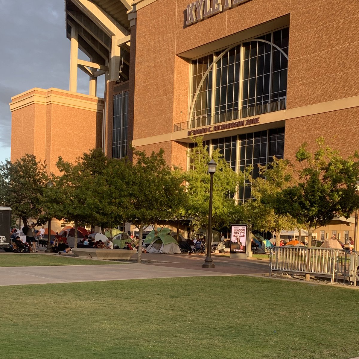 Barstool Texas A&M on Twitter "dozens of tents camped out for ole miss