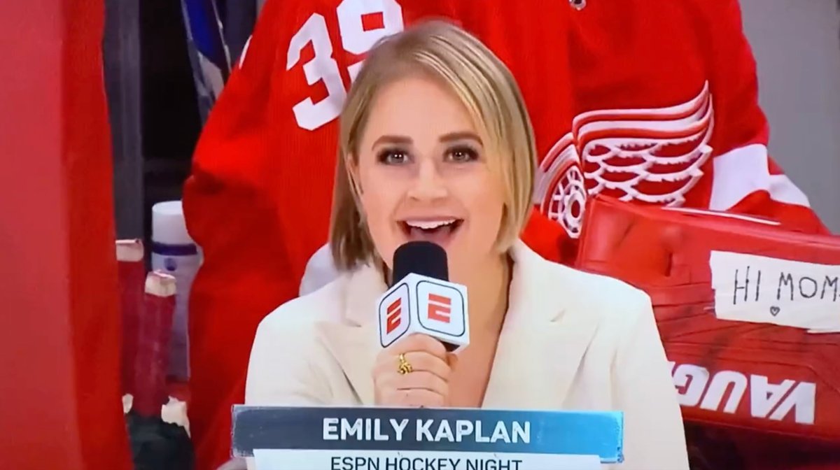 DetroitRedWings's tweet photo. 👋 Ned's mom. https://t.co/7CMNBJ65uw
