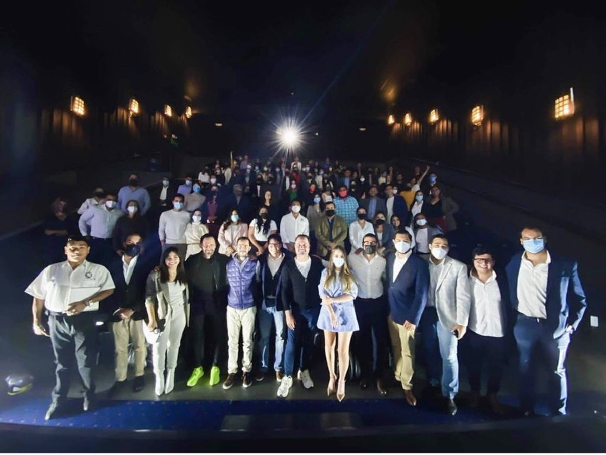 CEFMichoacan's tweet photo. #MentoresSigloXXI foro en el que la juventud michoacana se encontró con dos ponentes de talla internacional. Gracias a @MiguelMier COO de Cinépolis y a Gus Huerta CEO de Bluebox, por su participacion en el evento. Las y los morelianos nos llevamos a casa muchísimos aprendizajes. https://t.co/v5ocOBW4XA