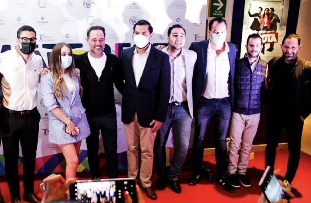 CEFMichoacan's tweet photo. #MentoresSigloXXI foro en el que la juventud michoacana se encontró con dos ponentes de talla internacional. Gracias a @MiguelMier COO de Cinépolis y a Gus Huerta CEO de Bluebox, por su participacion en el evento. Las y los morelianos nos llevamos a casa muchísimos aprendizajes. https://t.co/v5ocOBW4XA