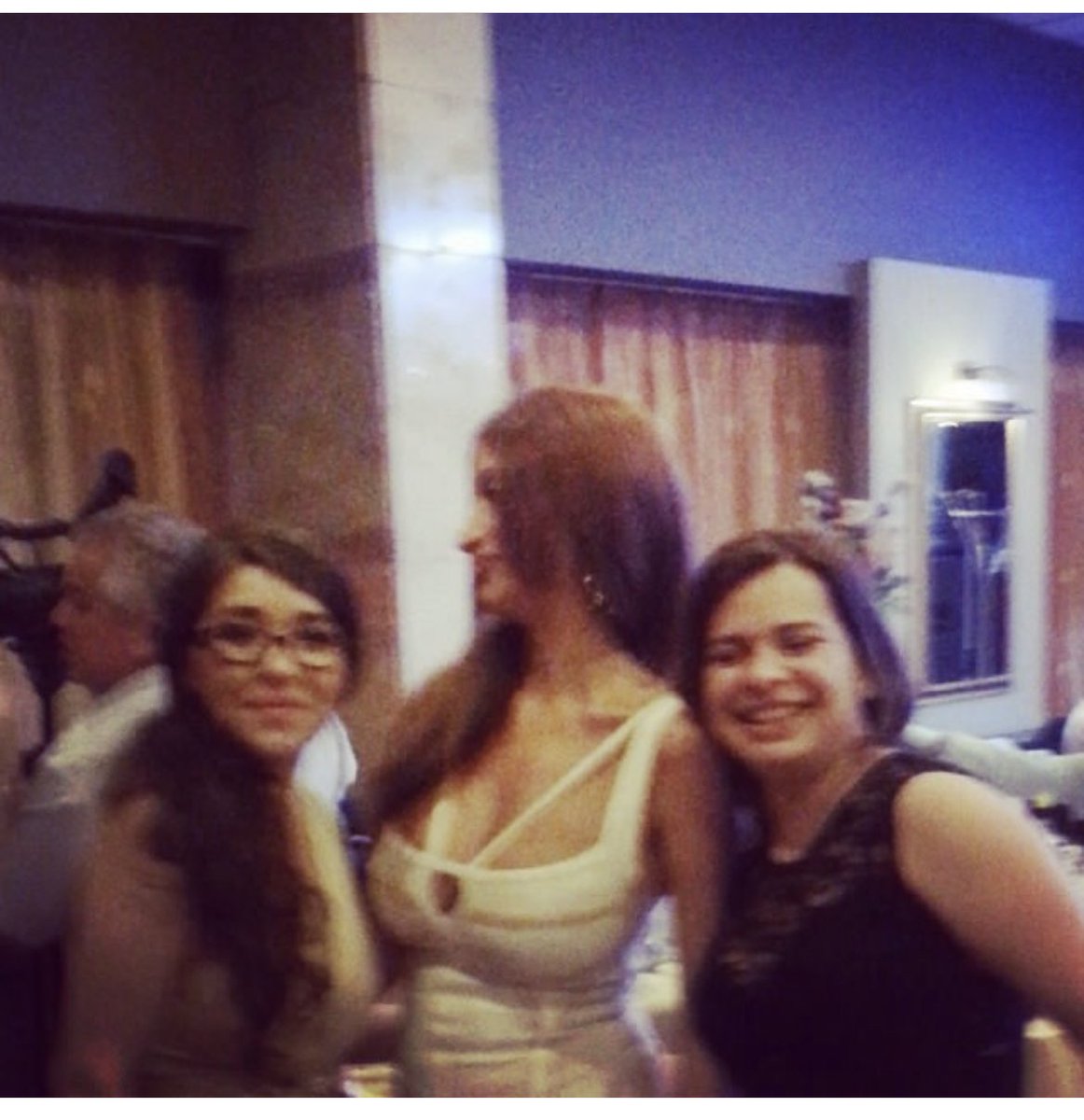 Anayysmfc's tweet photo. My old boobs hahah! https://t.co/7afTcs8dmX