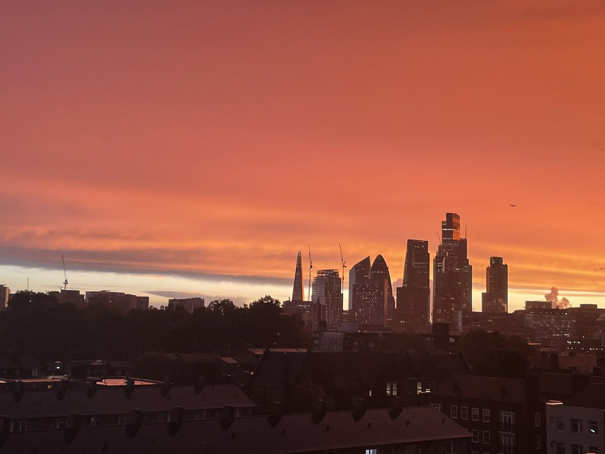 AdelKalman's tweet photo. The view after the storm worth every second of me trying desperately to stop the water entering the flat 😅😍 https://t.co/Twj0GtuY2k