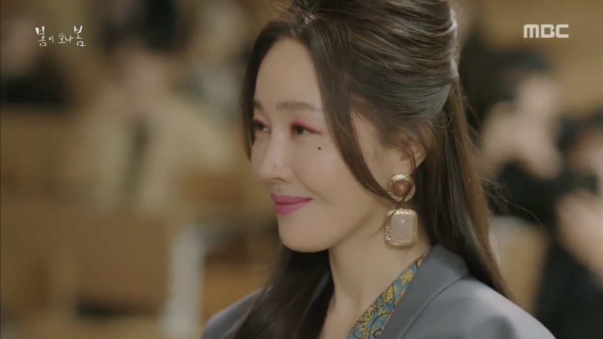 dramaflwr's tweet photo. uhm jiwon is iconic in whatever she does 💋
#SpringTurnsToSpring https://t.co/Yl62gseQJz