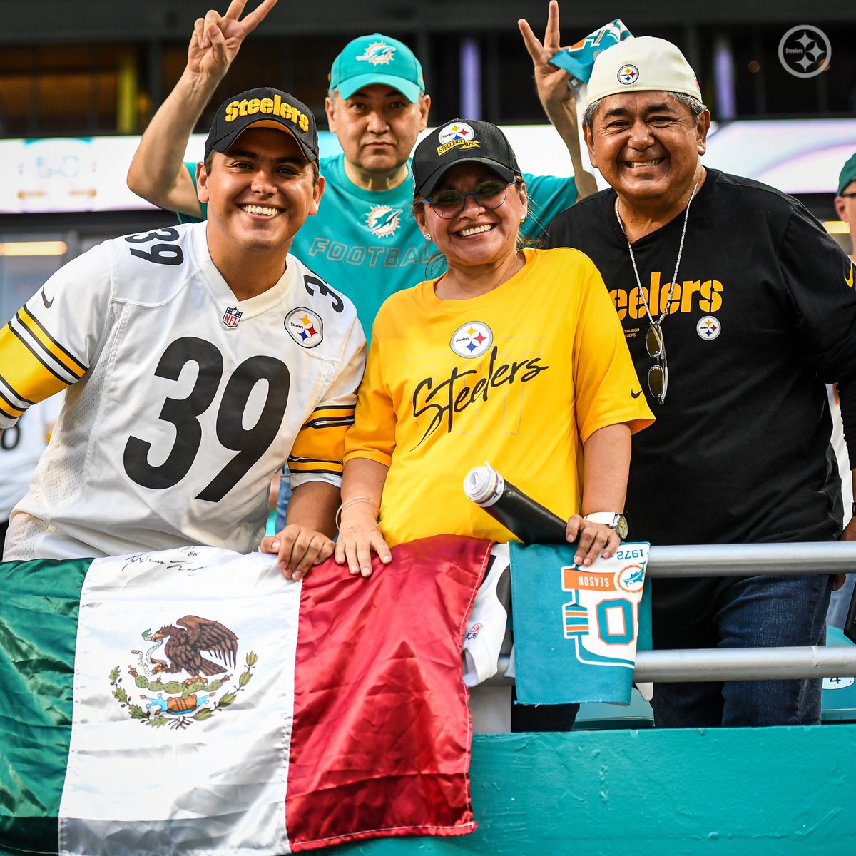 Represent! 🇲🇽 #HereWeGo | #SNUProud