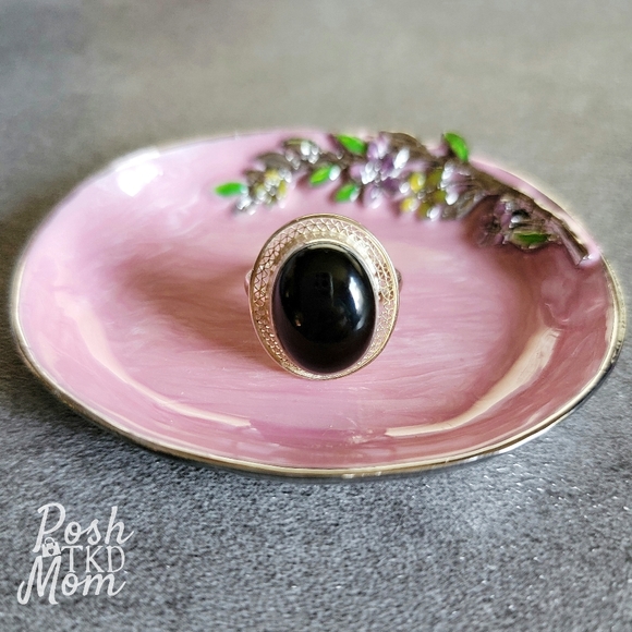 So good I had to share! Check out all the items I'm loving on <a href="/Poshmarkapp/">Poshmark</a> from <a href="/aluther420/">Angie Luther</a> <a href="/Sadie1Jewel/">Sadie Jewel</a> <a href="/_Karen/">Karen Coutu</a> #poshmark #fashion #style #shopmycloset #op #novica: posh.mk/nkEwuZs8mub