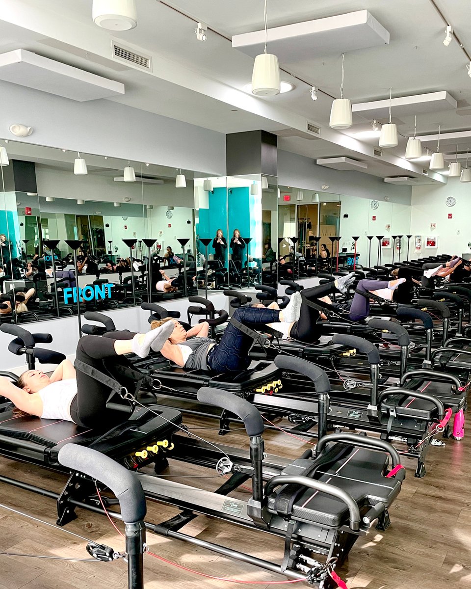 SLT (Someone's Looking Toned) after the #reSuLTschallenge ⚡️
How'd the reSuLTs challenge go? Let us know how you did with the emoji of your choice. 

#bettersorethansorry #soreAF #reSuLTs #SLTwithus #sltnyc