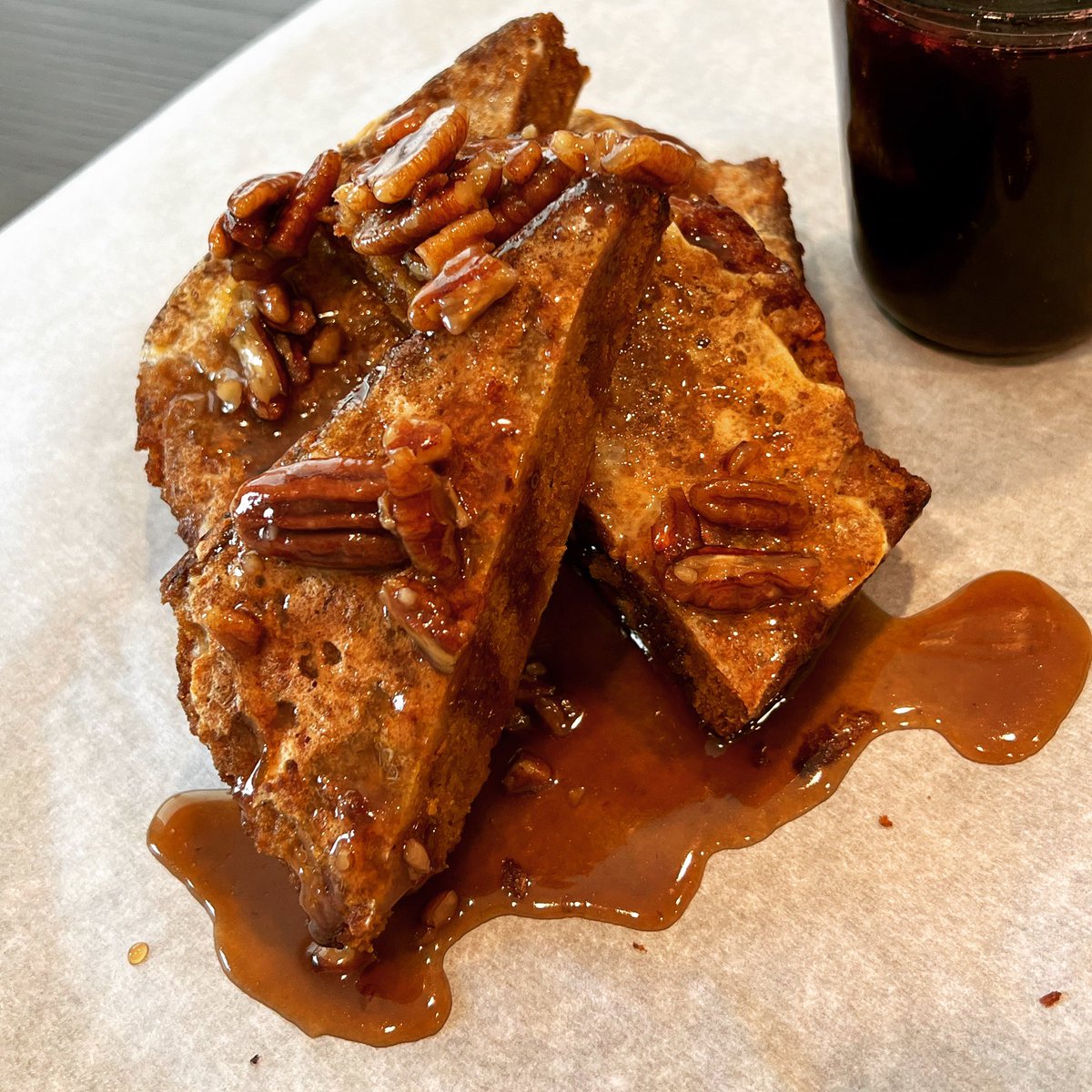 ABiteofCloud9's tweet image. What are Sunday’s without brunch?! Sweet potato French toast and buttered pecan syrup. #AlwaysHomemade #TexasSeasonal