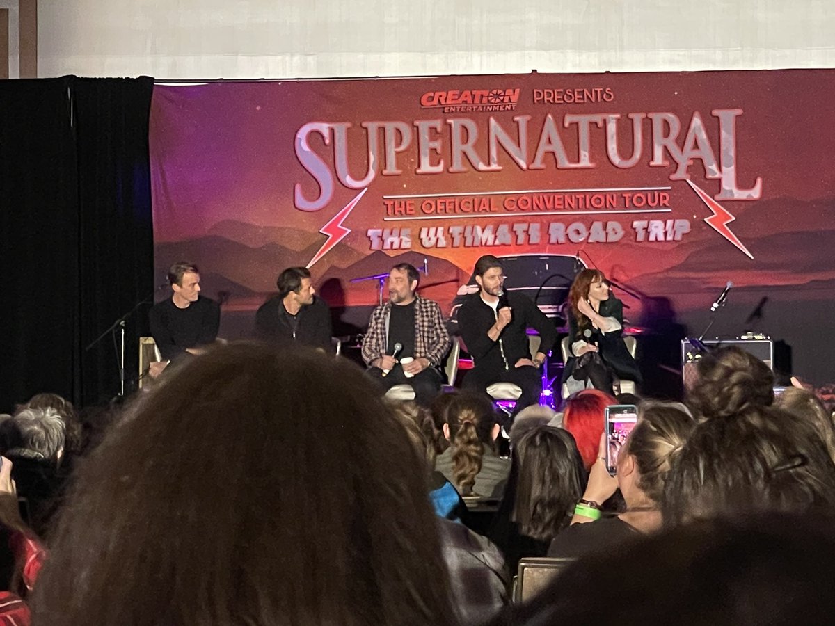 anniebell1990's tweet photo. This was an amazing panel #speechless #vancon2022 https://t.co/5ZPlhU1Ont