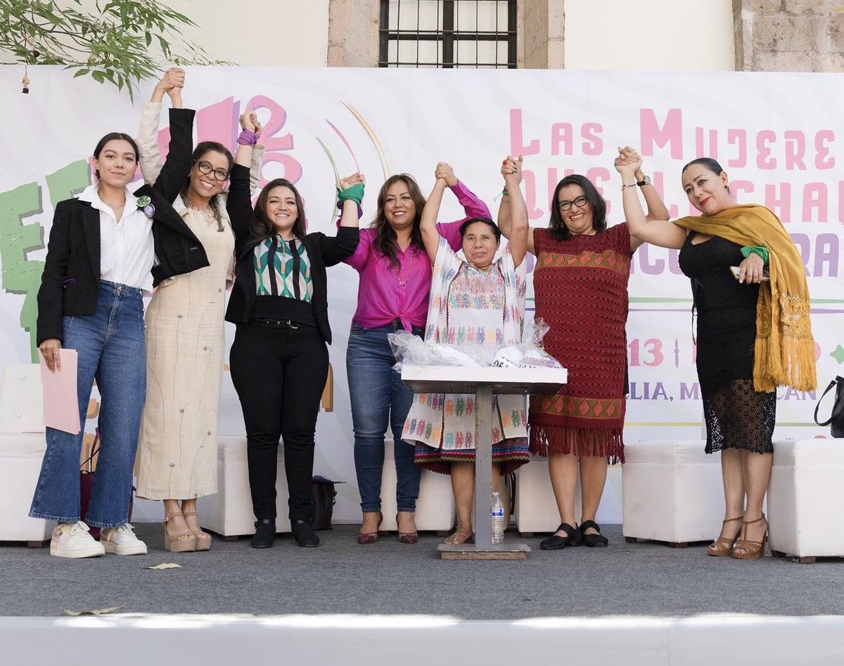 CEFMichoacan's tweet photo. y por supuesto… La #CEFEM 💜, Convención Feminista 2022 evento donde dialogamos y aprendimos herramientas para ejercer nuestro poder como ciudadanas, escuchando e interactuando con actoras políticas y activistas sociales y que buscó fomentar la participación de las mujeres 1/2 https://t.co/1RgCu6oe3u