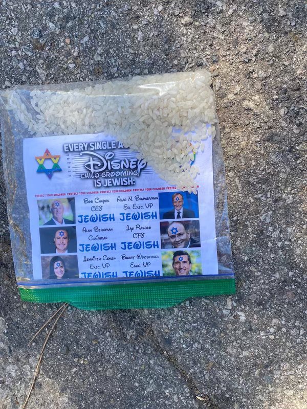 larwoolf's tweet photo. These  flyers appearing in the mailboxes of Brentwood families today.Antisemitism is full blown !Despicable ! 
#Antisemitism  #Losangeles https://t.co/C7ERnWuEp9
