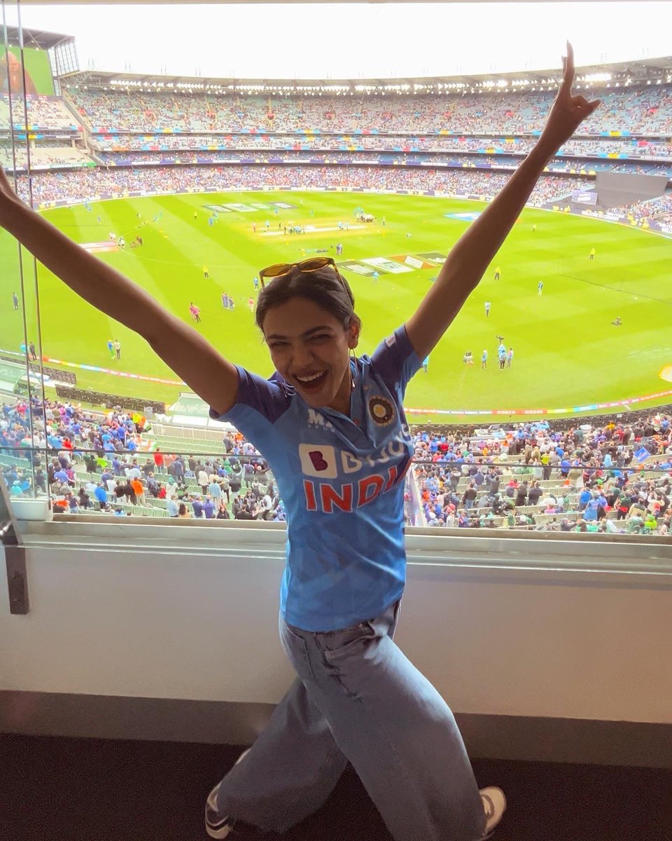 ONCE IN A LIFETIME ! What a glorious moment to witness #INDvsPAK2022 at the MCG . A rollercoaster of emotions ! Not going to get over this aaaaaaaahhhhh 💙💙💙