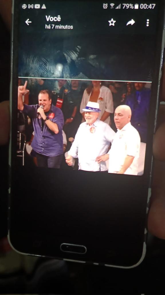 TlioBarros4's tweet photo. @FabioPorchat @jairbolsonaro Alguém sane que esse do lado esquerdo do Lula??? Celsinho fa vila Vintém. Dá o Google nesse nome. https://t.co/FqbS7FVjhe