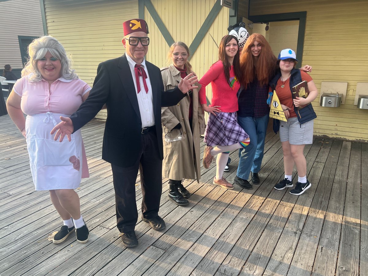 JulieStanton74's tweet photo. @_AlexHirsch https://t.co/pMyHQDP0W0