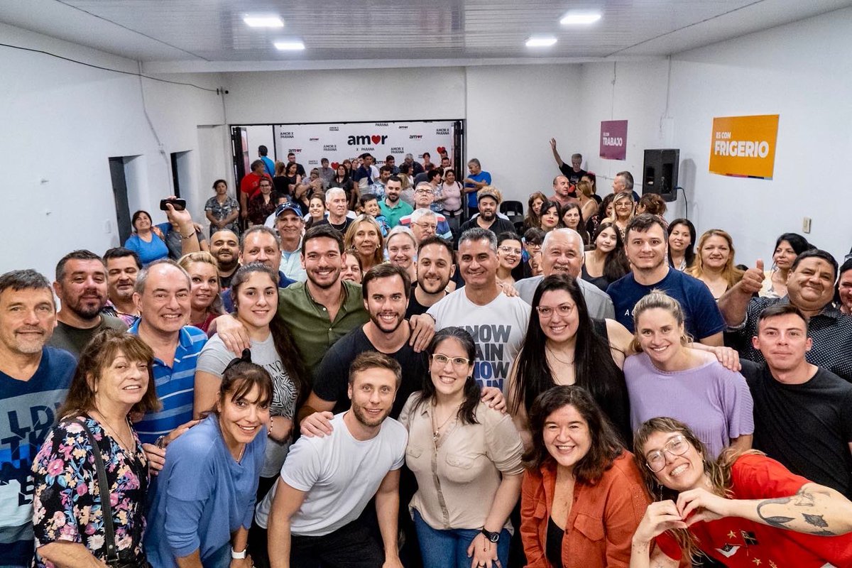❤️ Este viernes tuvimos una nueva reunión de equipo ampliado, dónde los voluntarios de los distintos programas que tenemos en marcha, ponen en común su trabajo y el desempeño de las actividades. 

Estamos construyendo un proyecto transformador para Paraná!