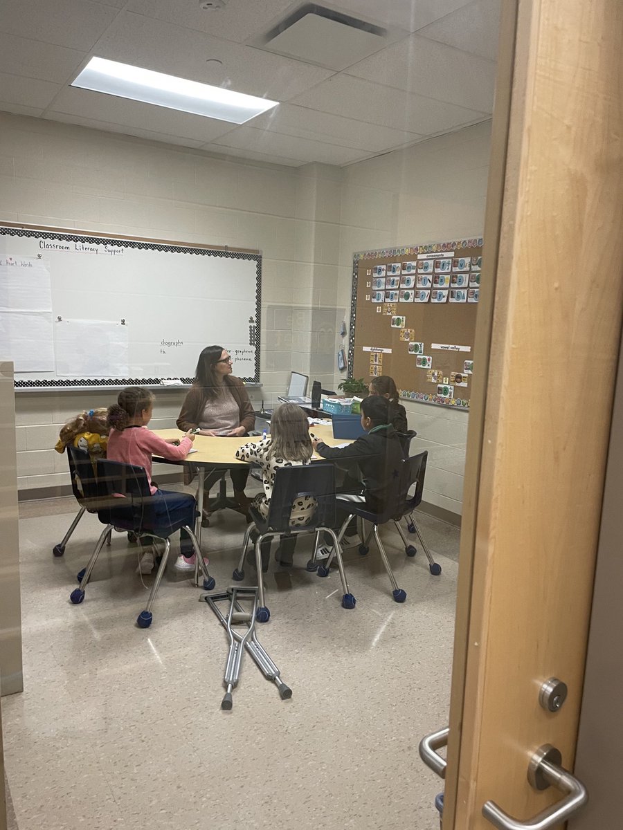 Phoneme-Grapheme Mapping strengthens phonemic awareness while simultaneously building an association of sounds to the spellings of words.
It helps to bridge the brain’s phonological and orthographic processors to strengthen learning and recall.⁦<a href="/MWrightMustangs/">MaryWrightPS</a>⁩