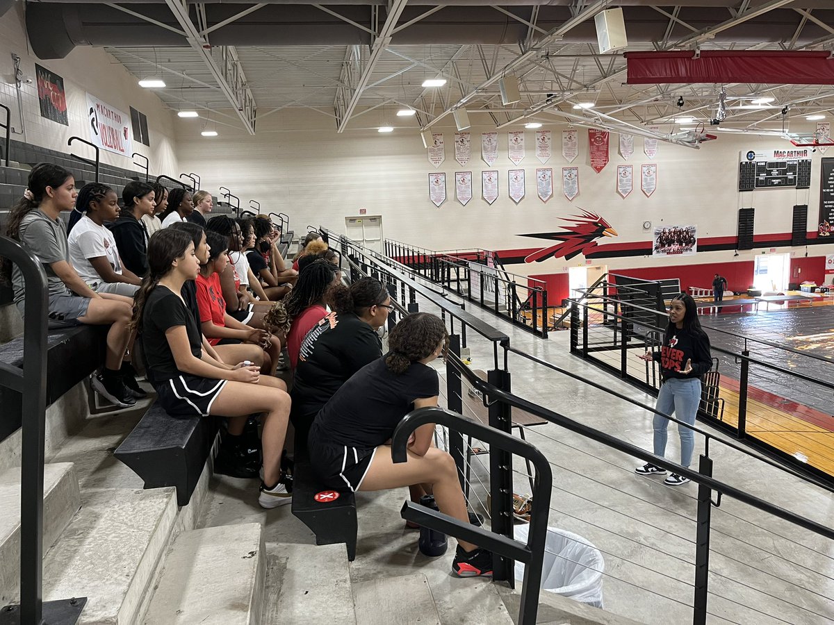 Mac Girls Basketball tweet media