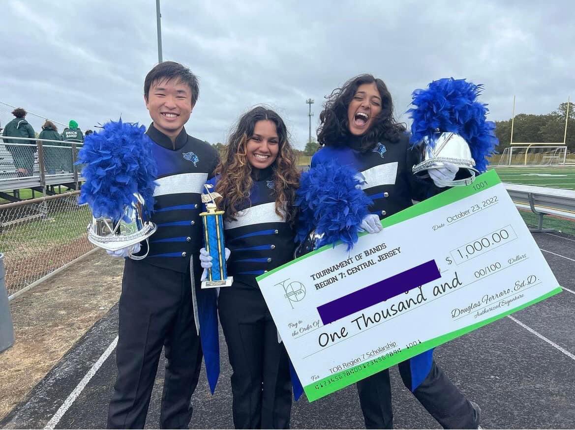 MFisher5663's tweet photo. #WWPHSN Knights Marching Band overcame the wind and rain at Regionals to place 2nd in a field of 12 with a program high score of 93.22! Congrats also go out to one of our drum majors who won a scholarship! So proud of these kids! @WWP_Arts  @WWP_Schools @MrVerblaauw https://t.co/Urh7uCtcq7