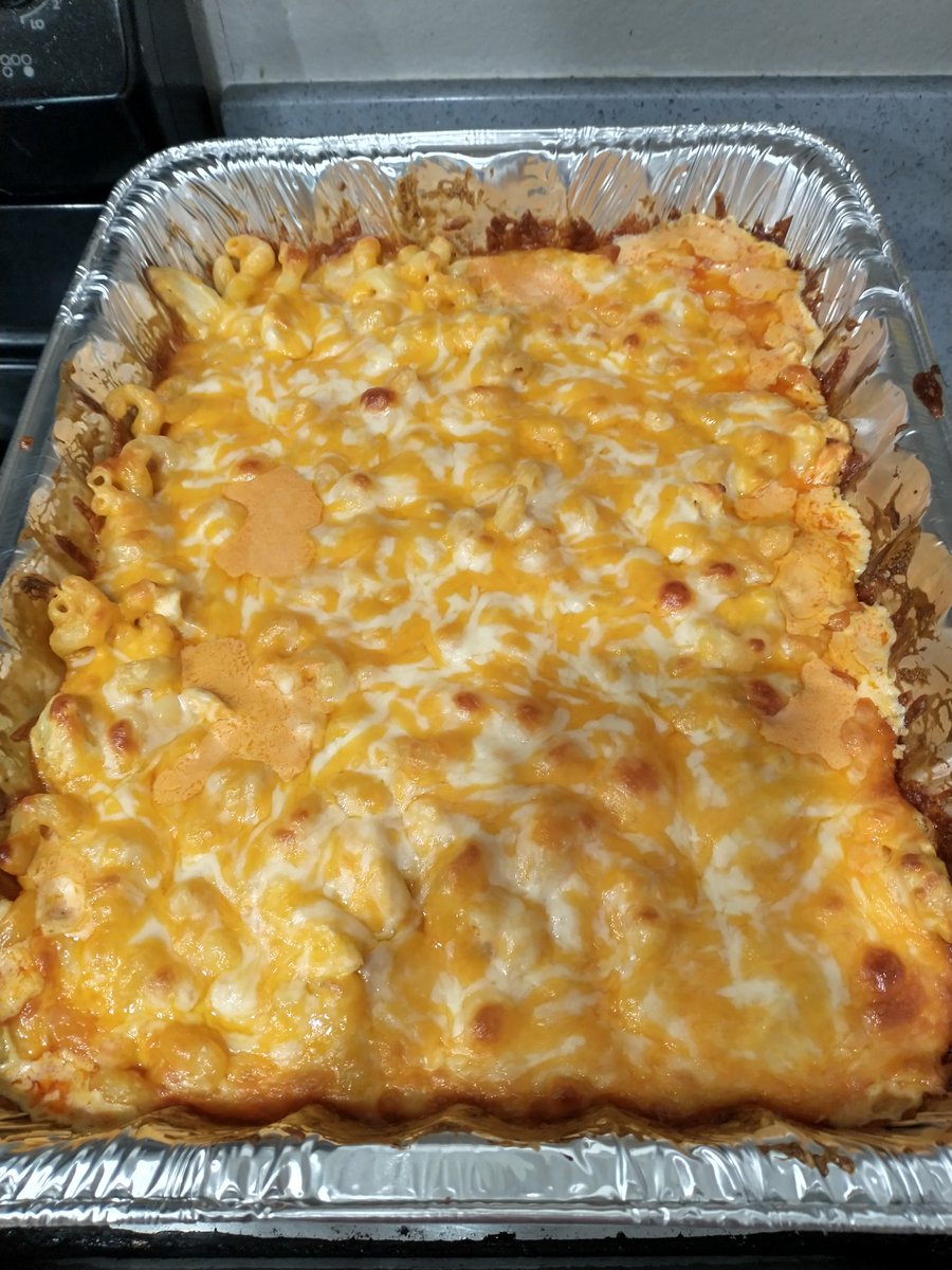 Buffalo chicken Mac 'n' cheese. #DinnerIsServed