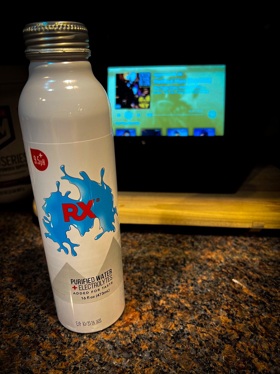3pageloveletter's tweet photo. I don’t have a life, therefore; what else do I waste my money on? 🤷🏻‍♀️

Drink water &amp; mind your business.
Stay hydrated B!tches 👐🏼

#H2O💦 #methodman 
@methodman @DrinkRxWater https://t.co/9ub5zOULZG