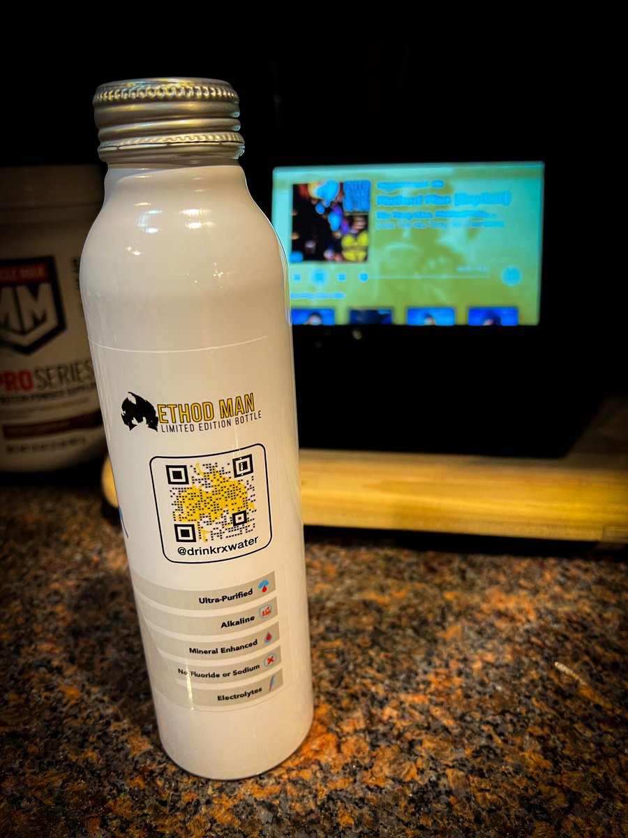 3pageloveletter's tweet photo. I don’t have a life, therefore; what else do I waste my money on? 🤷🏻‍♀️

Drink water &amp; mind your business.
Stay hydrated B!tches 👐🏼

#H2O💦 #methodman 
@methodman @DrinkRxWater https://t.co/9ub5zOULZG