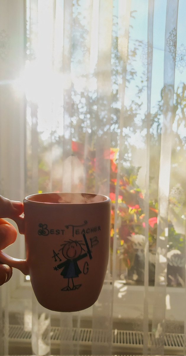 Günaydın yaşamak..🦋
Düşünceli bir kuzen @semacamrkn , bardak koleksiyonuma bir yenisini daha ekledi🥹💜