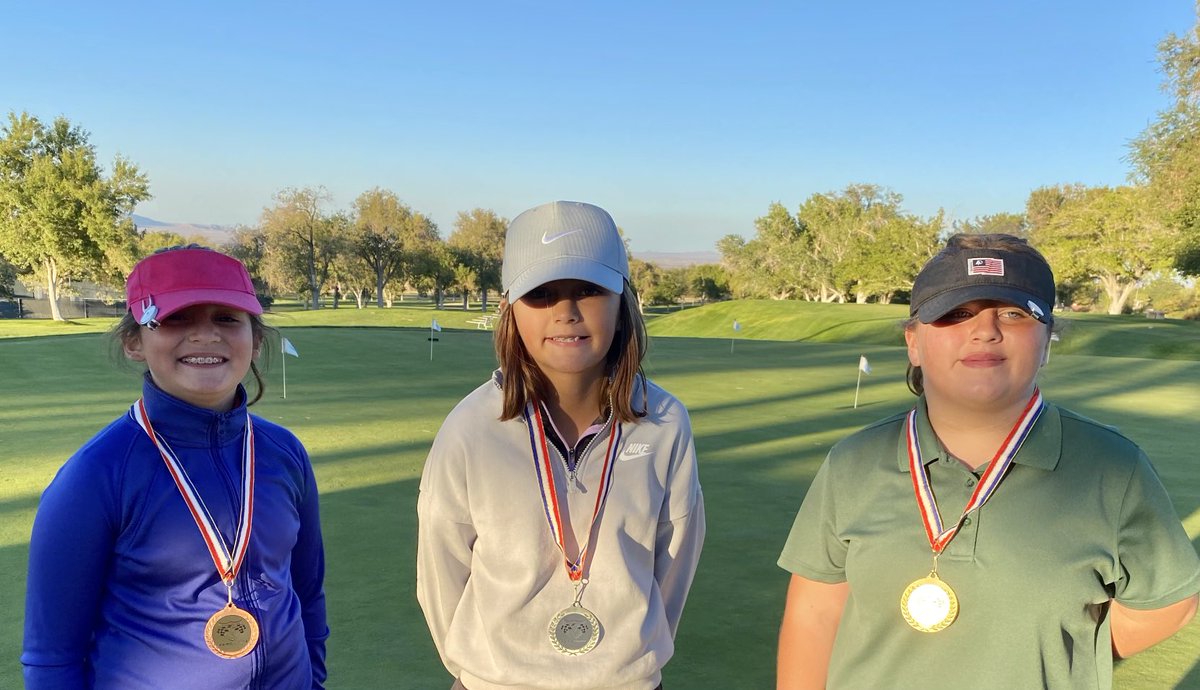 zerolimitstour's tweet photo. Ladies 8-12 Year Old Division Medalists: 1st - Aria Mihalovich / 2nd - Ashlynn Cullen / 3rd - Eliza Ibarra
#ranchovistagc #antelopevalleycc #crystalairecc #brooksidegc #hesperiacc #elcarisogc #sandcanyoncc #zerolimitstour #presentedbyfoundationfinancial @CrystalaireCC https://t.co/QcXXggylPE