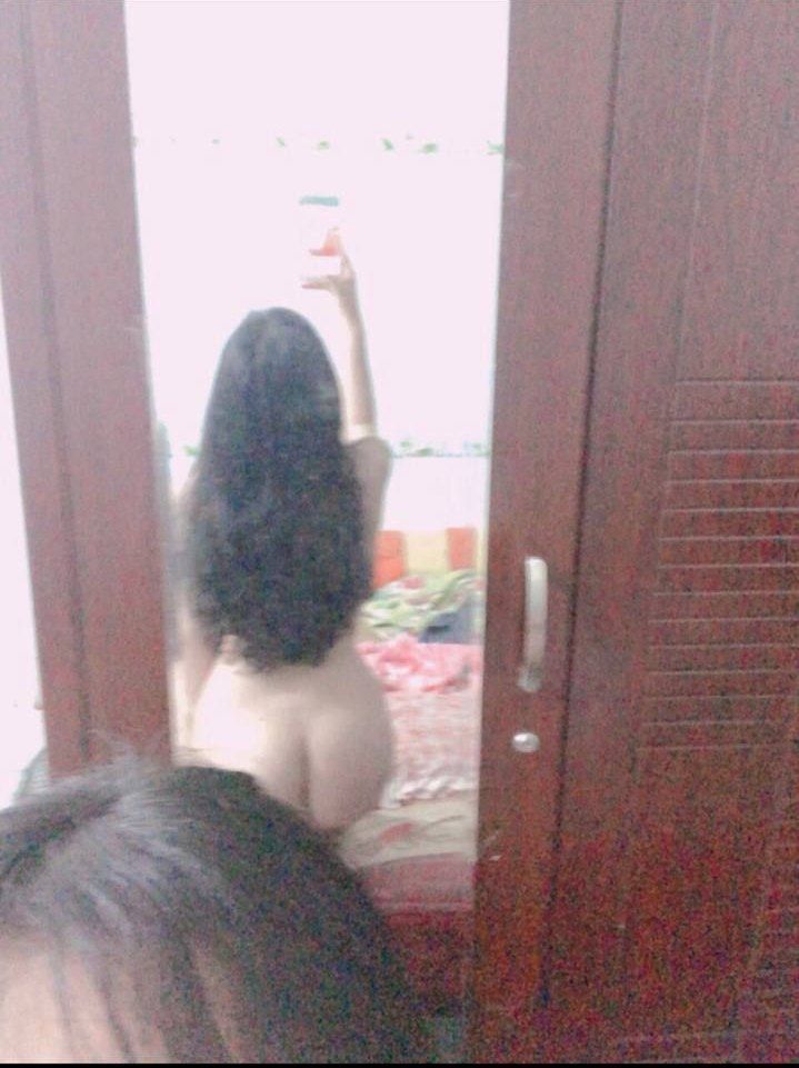 l_salilo's tweet photo. ớ ₃ờ自拍小美女🤳 https://t.co/t5qECxCUGh
