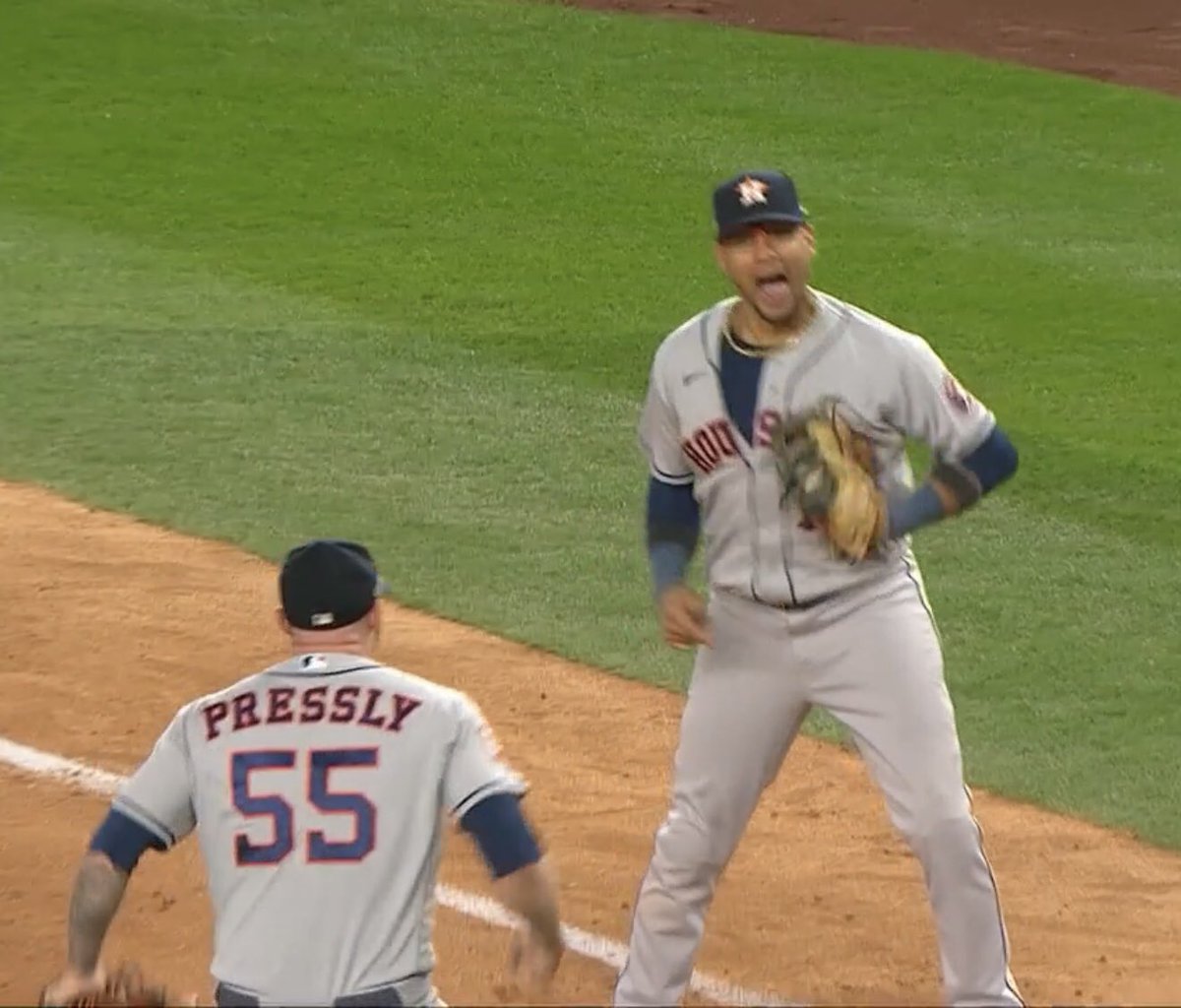 el_yuly10's tweet image. We win in the Bronx. Pure joy #ALChampions⚾️ #LevelUp @astros @LosAstros 🔥