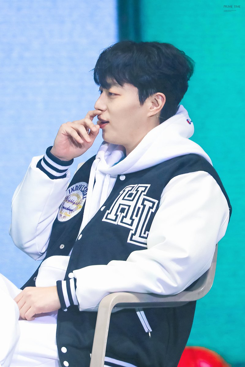 PT_DJ74's tweet photo. 221015 하이라이트 팬콘 

코쓱머쓱 

#하이라이트 #윤두준 https://t.co/pGWzhlLIFP