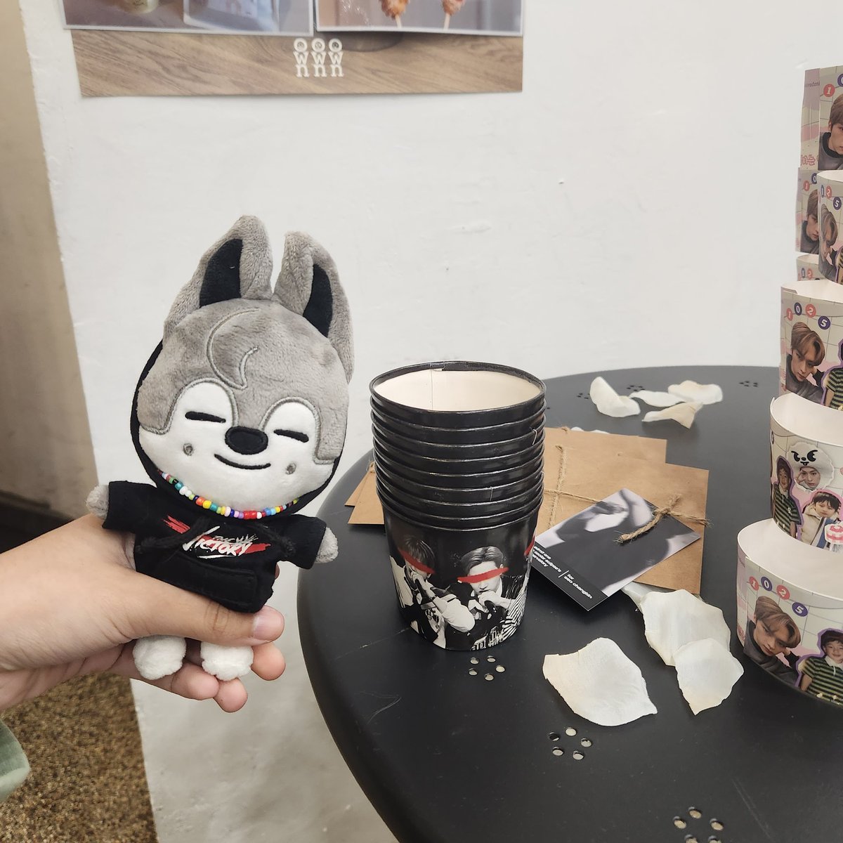 evrywhrstudios's tweet photo. hi all! we've left a few code:3racha cupholders at the @belovedminchan event~ feel free to take them!

#ourbelovedminchan https://t.co/ebxg7DocQI