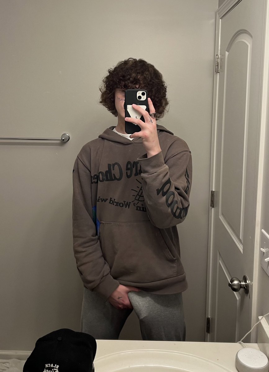 notcodydavis's tweet photo. i’m backkkkk😩!!! now cum by my content!!🥺🤭 #RETWEEET #LGBTQIA #onlyfans https://t.co/4PtXlTzJxS