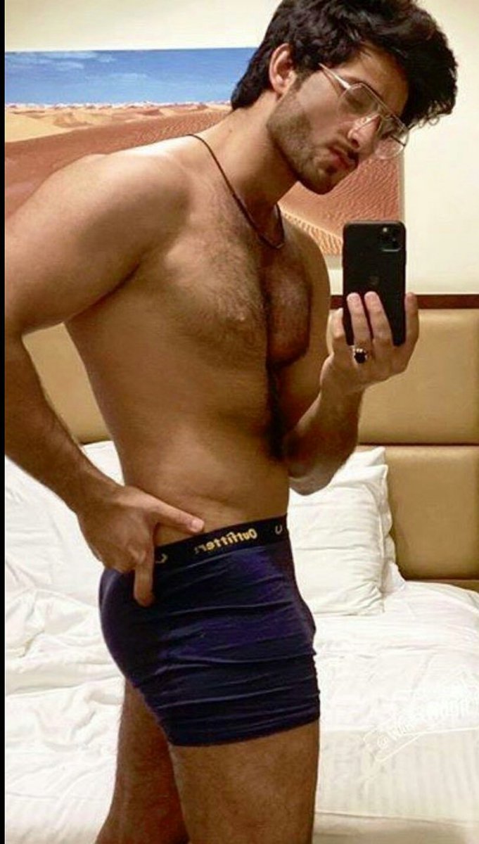 Desi Top tweet media