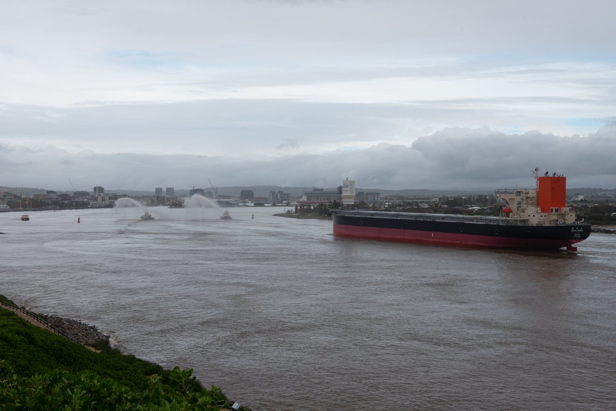 PortofNewcastle's tweet photo. The world’s first bulk carrier to be partially powered by wind, the Shofu Maru, sailed into #Newcastle this morning on its maiden voyage.

The vessel’s unique hard sail will reduce greenhouse gas emissions by around 5% on its Japan-Australia journey. https://t.co/RXNEqO8zB8