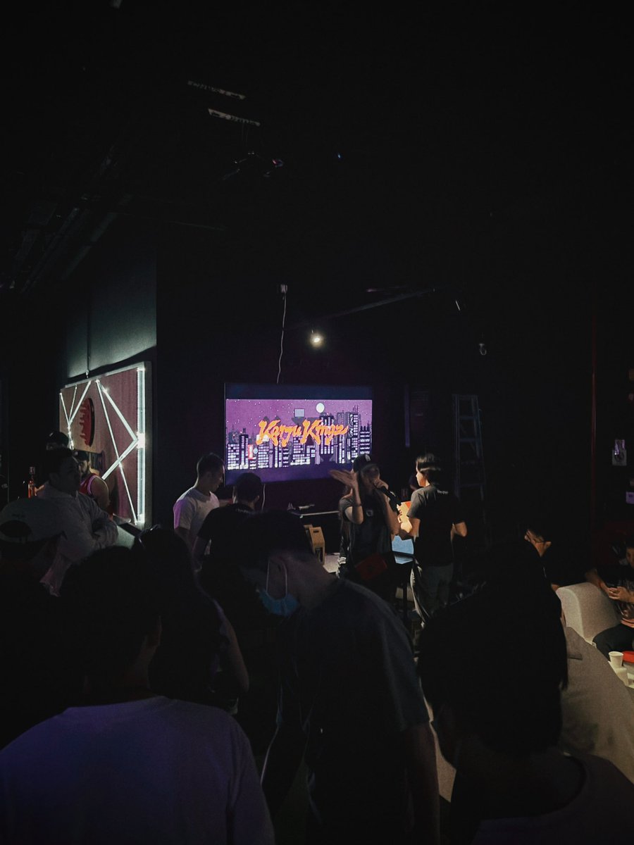 rustygrapes's tweet photo. First @KaijuKingz’s event 🎉 Thank you team at @KaijuKingzSG for organising an eventful night for us 150 pax! 

Bowling, darts, free flow tap, karaoke, claw machine, pool, freebies &amp; giveaways, a blast indeed 🔥 https://t.co/fzgoFTVMLk