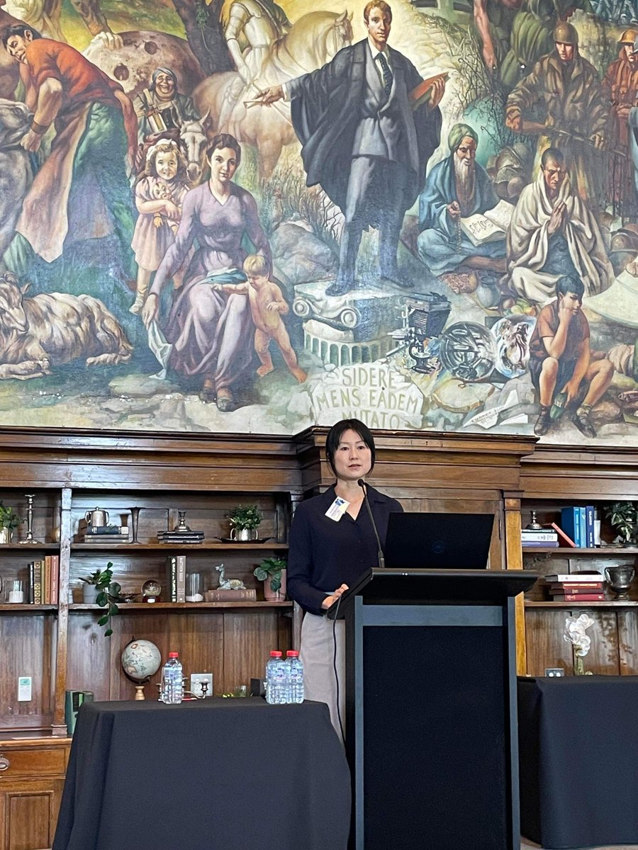 Great to see our own Dr Shu Yang presenting her team's recent work on the #CHCHD10 protein and its potential therapeutic role in #MND #ALS at the 13th ForeFront Scientific Meeting today! 🧑‍🔬🔬🧫  #MNDatMQ