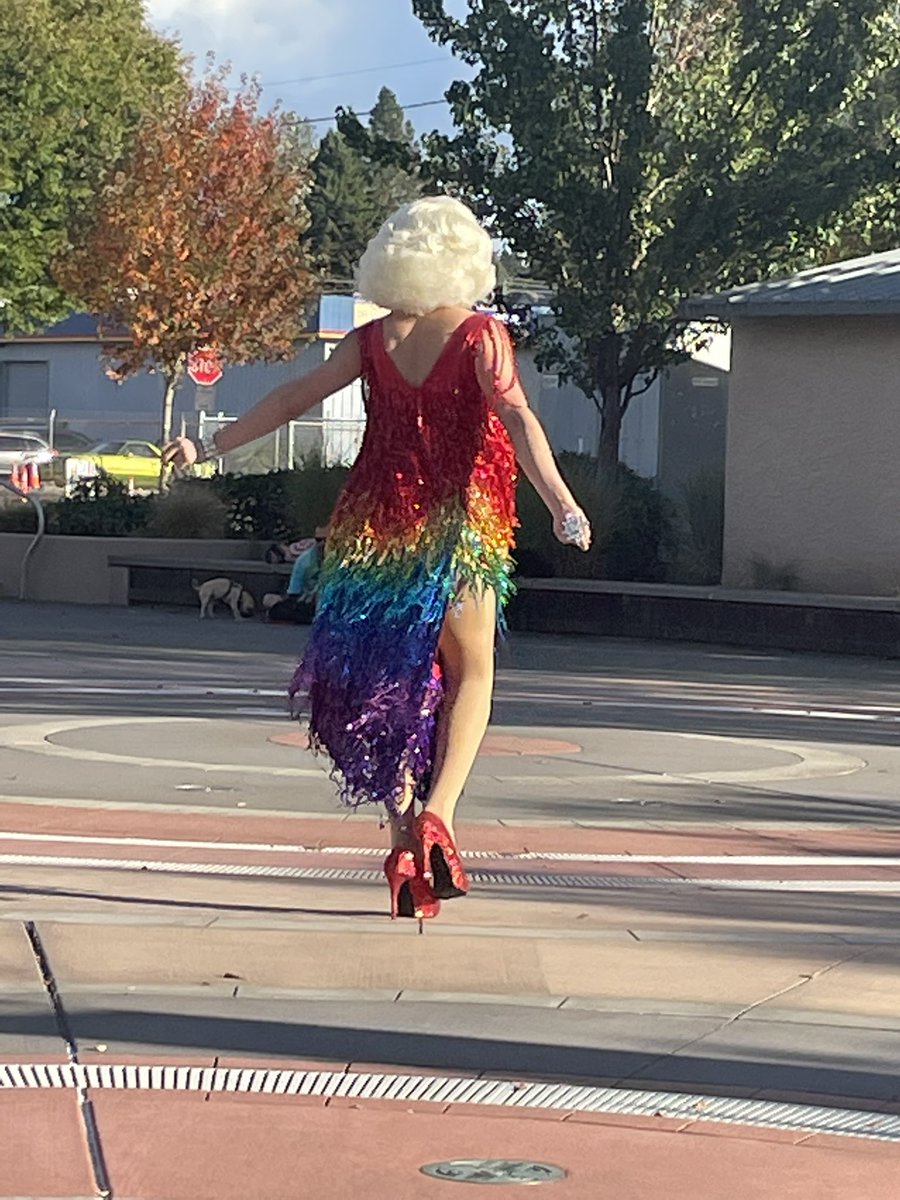 magnetsbyjen's tweet photo. #GreshamPride #Gresham #GayPride #LGBTQ #Queen #Gresham #OregonPride #Oregon #TransYouth #Love https://t.co/788FKoYhLI