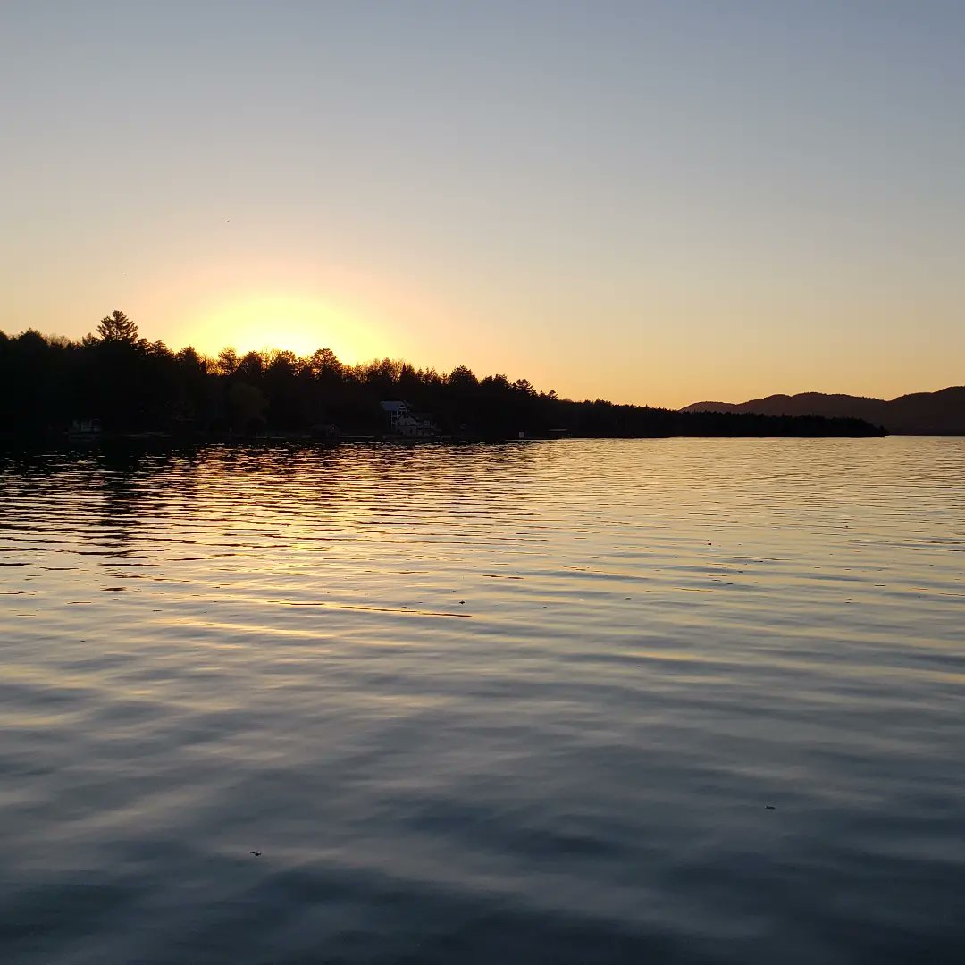 mfpiraino's tweet photo. Change of scenery ๐
A visit to ADK with BobbyP to reflect and recharge.
#theadventuresoffranniep
#ADK #Inlet #bigmooselake #BobbyP @VisitAdks #fallleaves https://t.co/qiEwx81lcp
