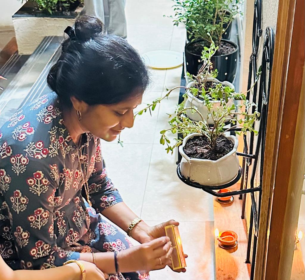 SumathiIPS's tweet image. May the divine light of Diwali diyas spread peace, prosperity ,Happiness and Good Health in your life.

&quot;Happy Deepavali &quot;
#Deepavali
#Diwali2022